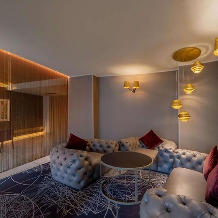 Doubletree By Hilton Yerevan City Centre Exterior photo