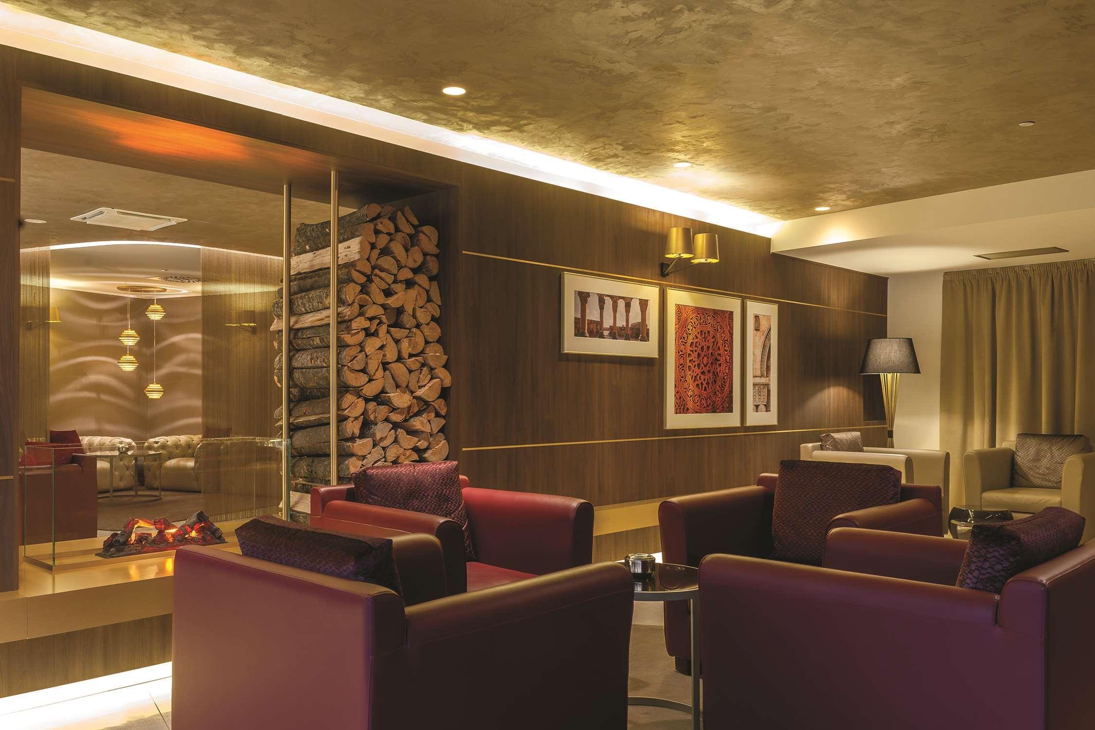 Doubletree By Hilton Yerevan City Centre Exterior photo