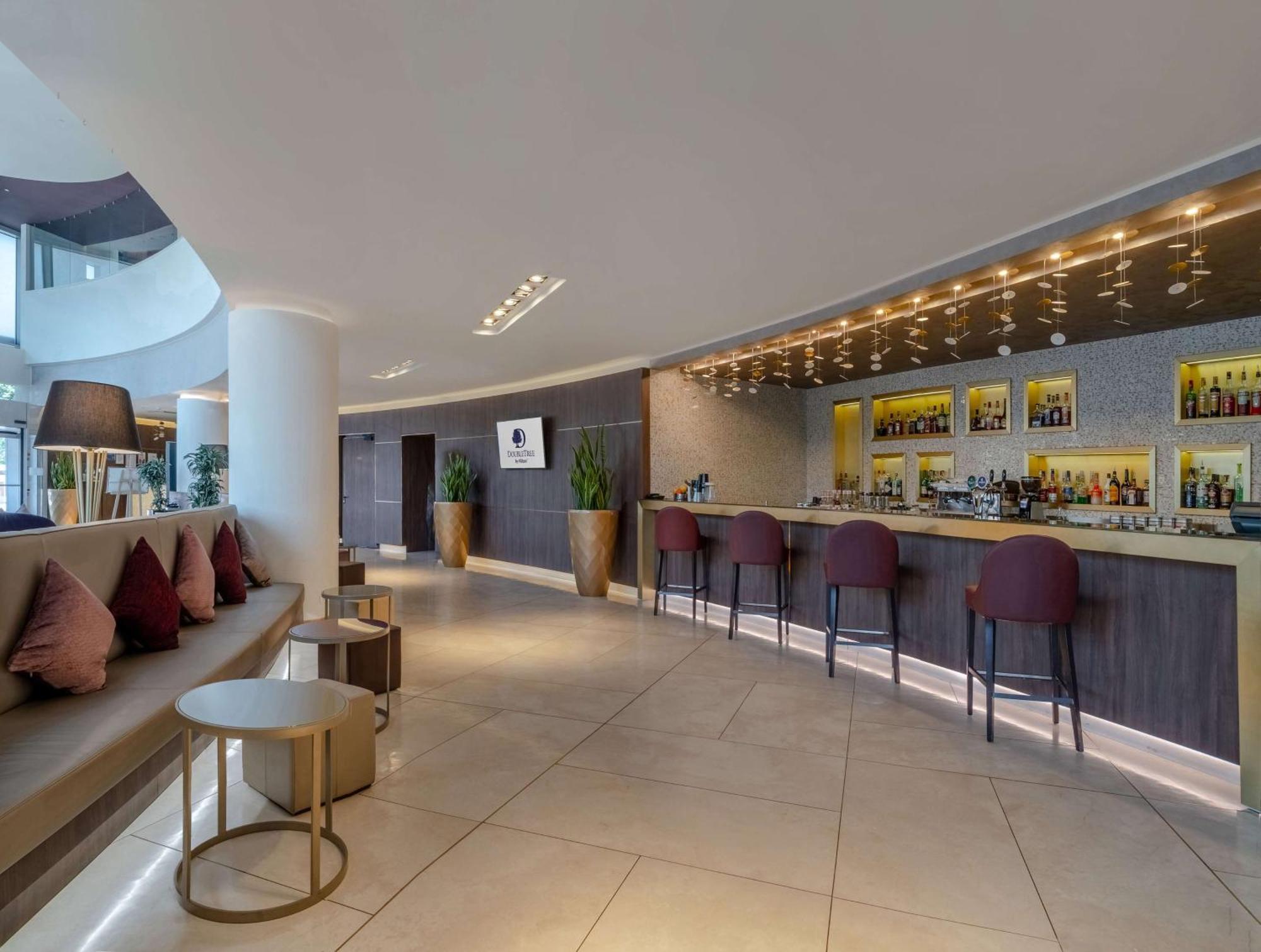 Doubletree By Hilton Yerevan City Centre Exterior photo