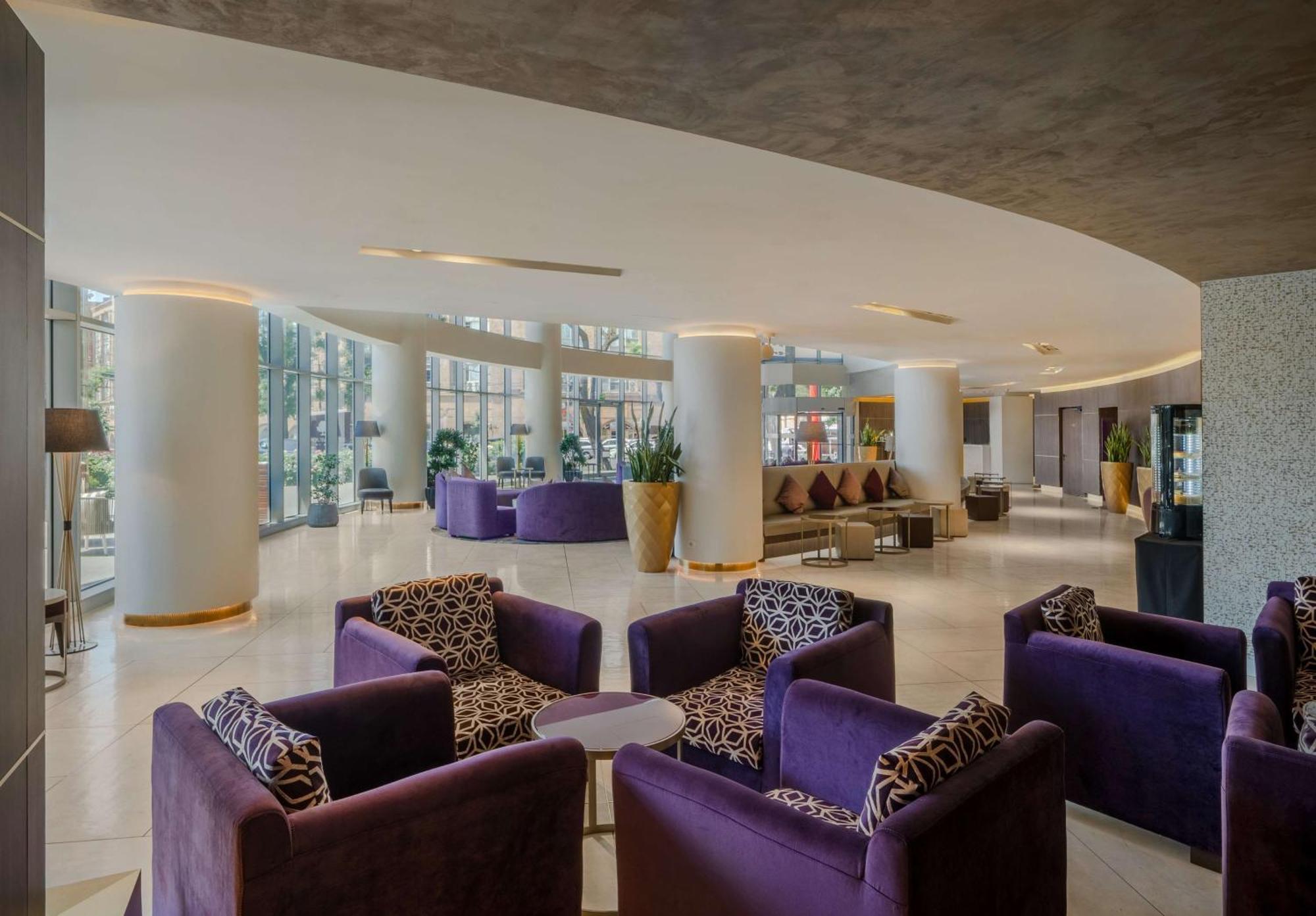 Doubletree By Hilton Yerevan City Centre Exterior photo