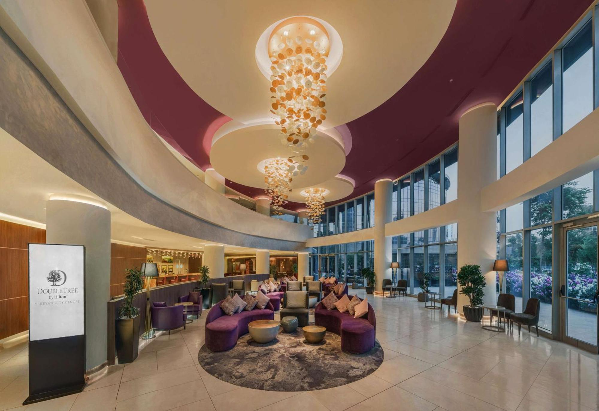 Doubletree By Hilton Yerevan City Centre Exterior photo