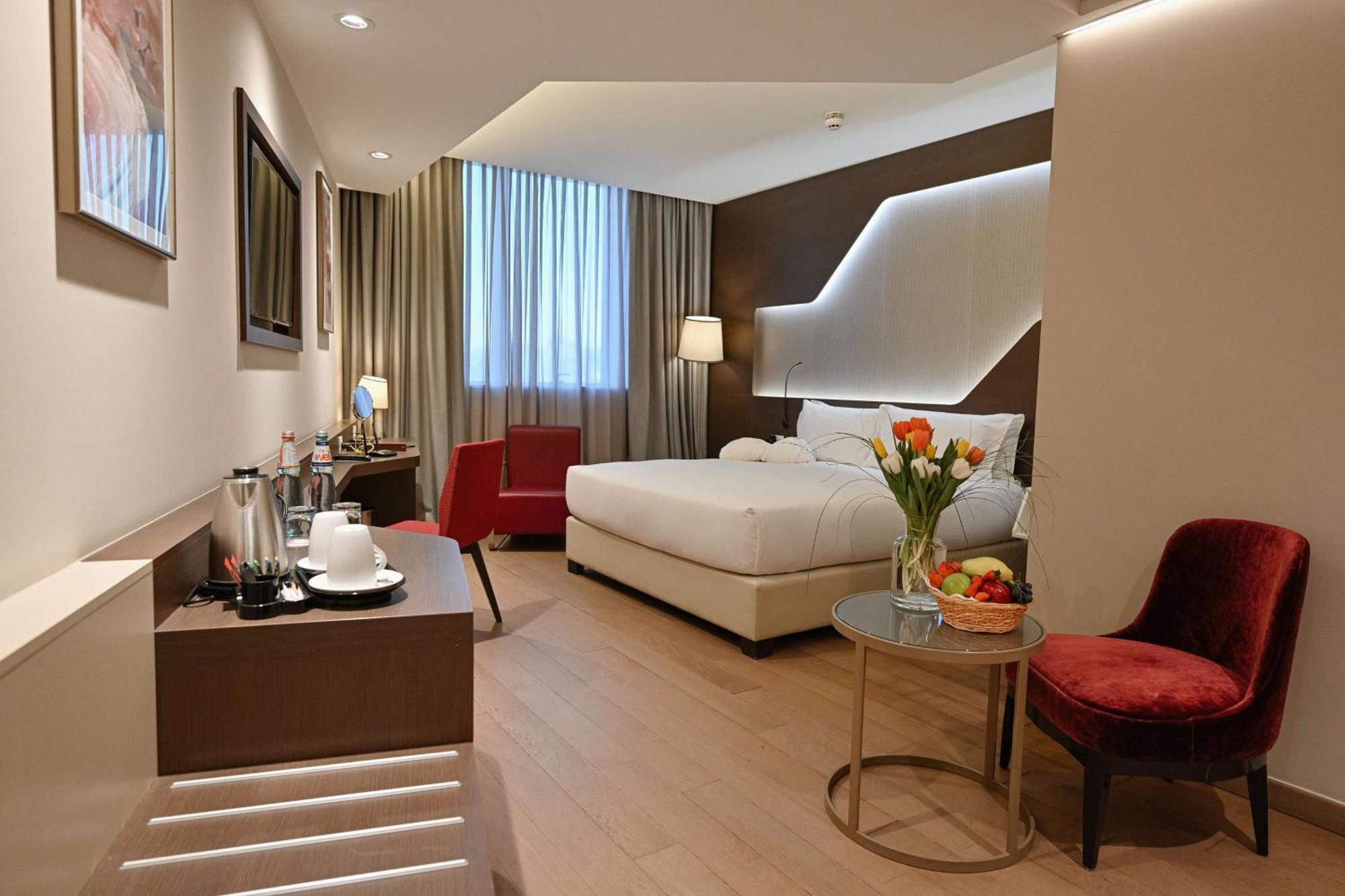 Doubletree By Hilton Yerevan City Centre Exterior photo